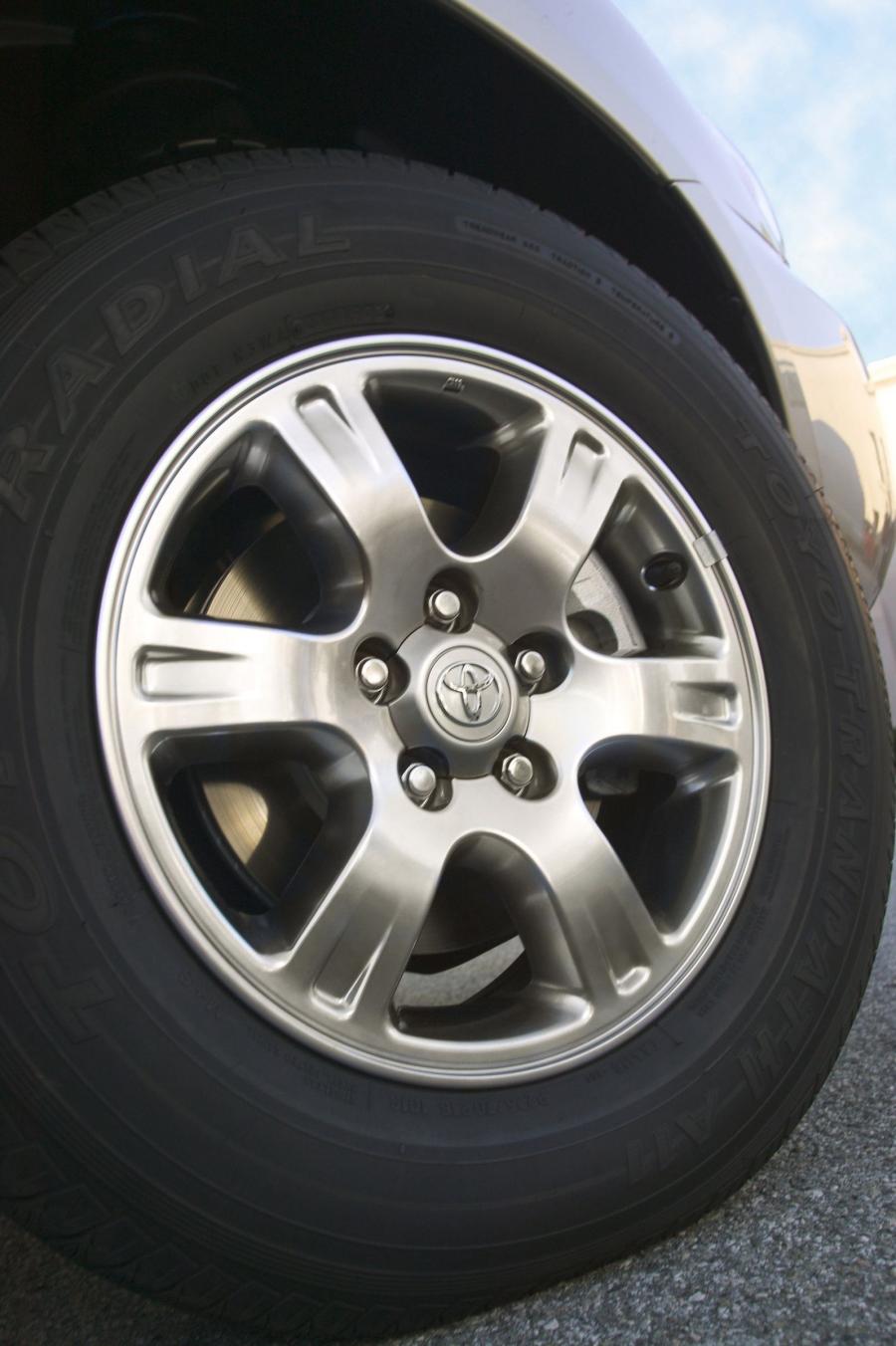  Toyota Highlander 2004 года  (фото 16 из 40)